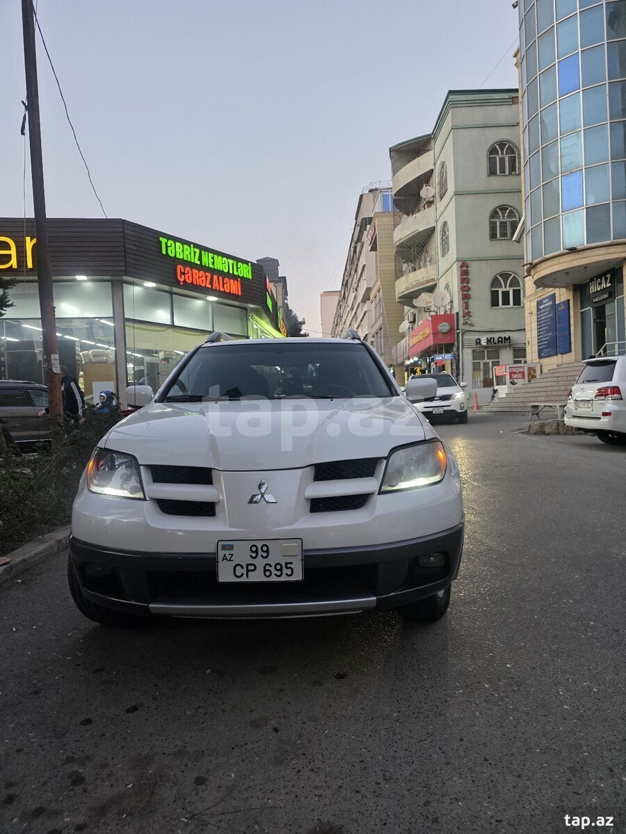 Mitsubishi Outlander, 2002 il (17)