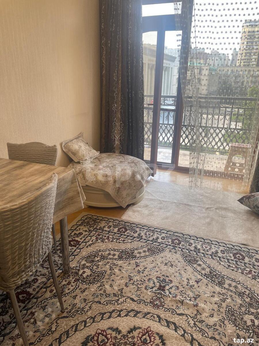 3-otaqlı mənzil kirayə verilir, Azərbaycan pr.35, 70 m² (2)