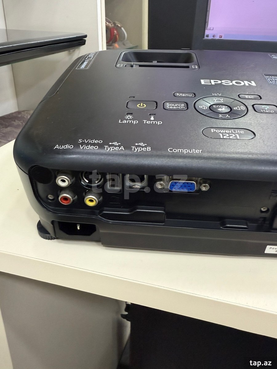 Proyektor Epson  (2)