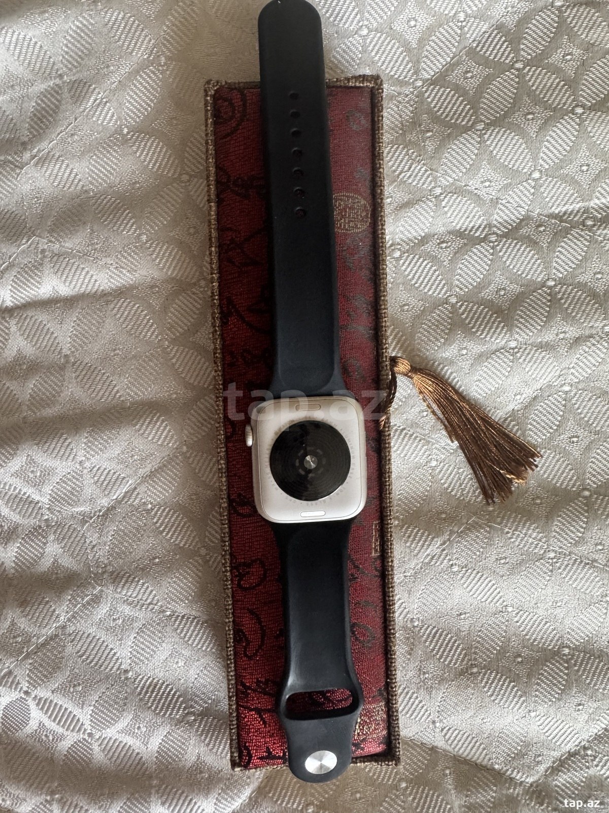 Apple Watch Series 4 Aluminum Space Gray 44mm (2)