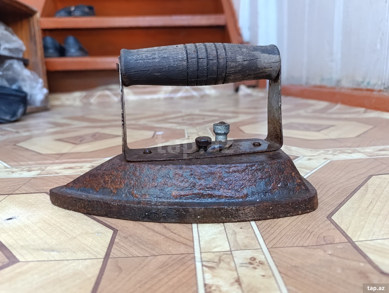 Qədimi ütü (2)