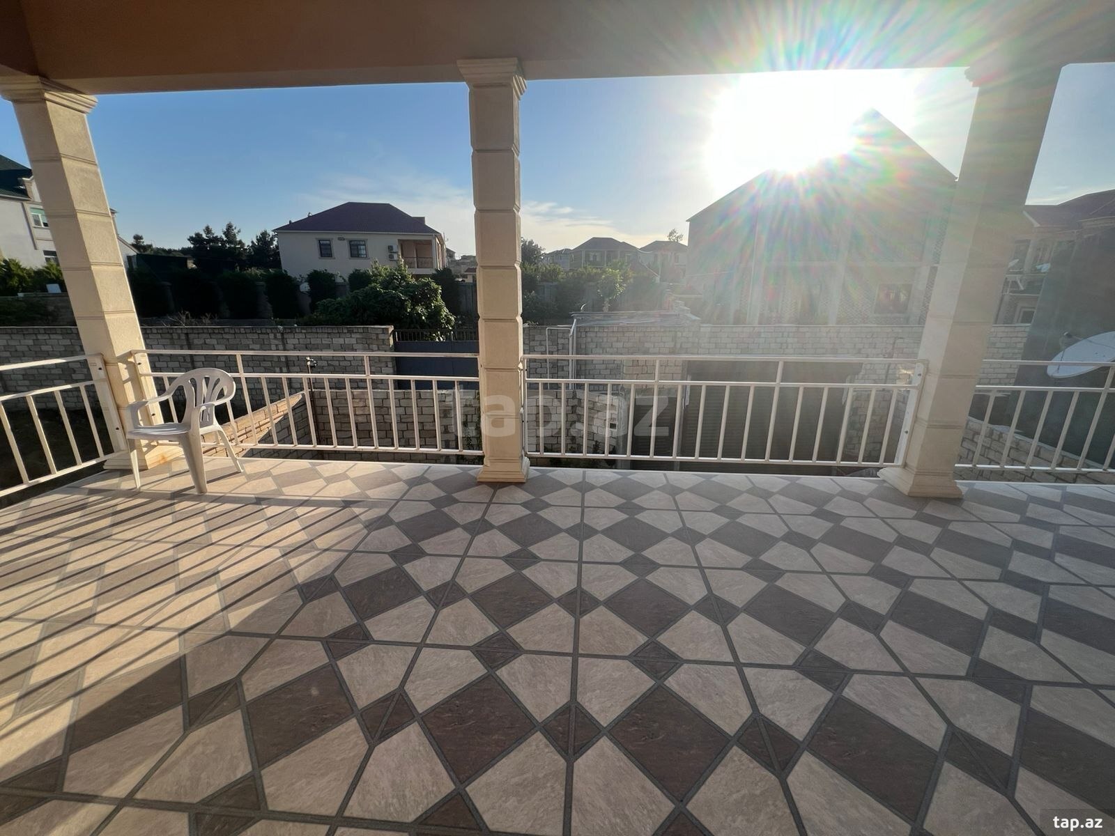 Villa, Saray qəs. (28)