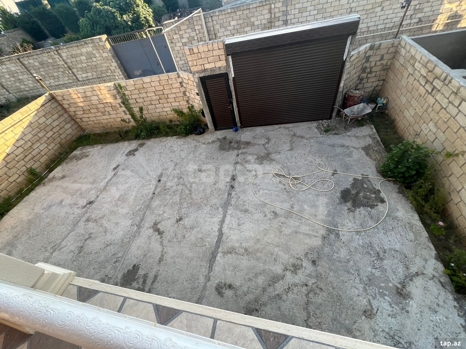 Villa, Saray qəs. (30)