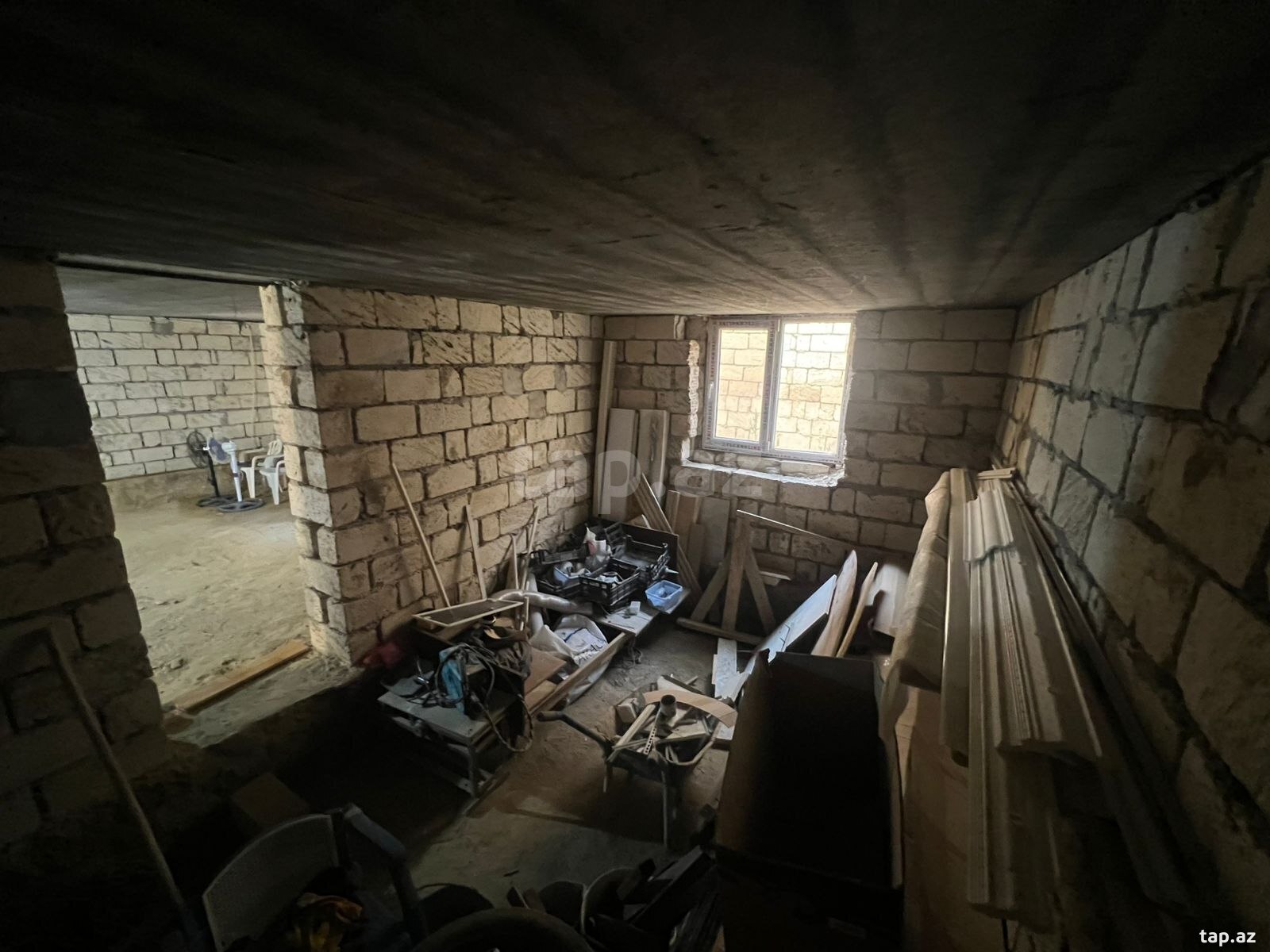 Villa, Saray qəs. (40)
