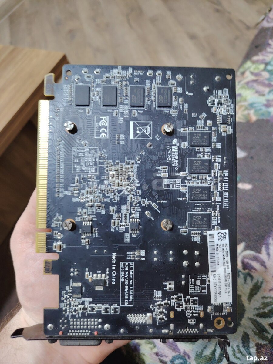 AMD Radeon HD 6570 (2GB GDDR3)   (2)