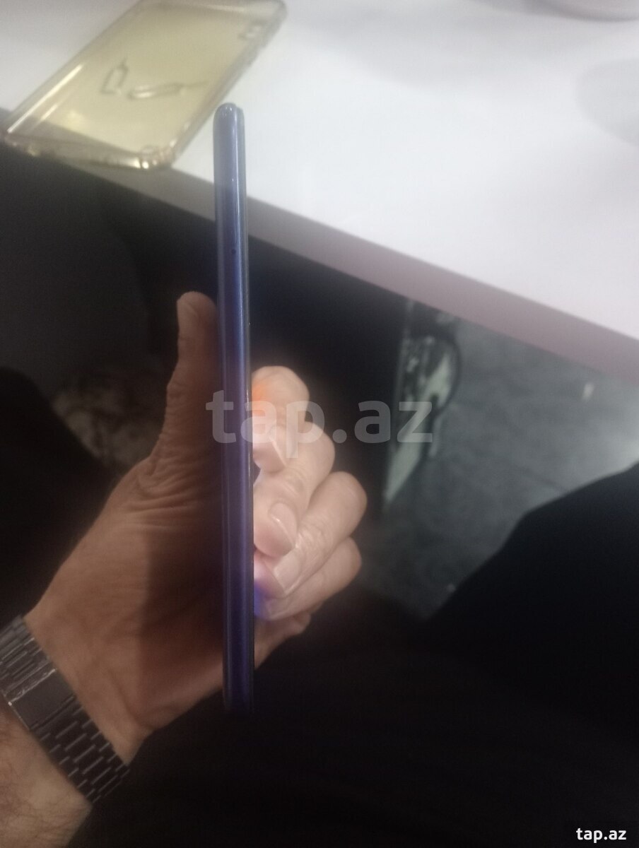 Samsung Galaxy A10 Red 32GB/4GB (2)