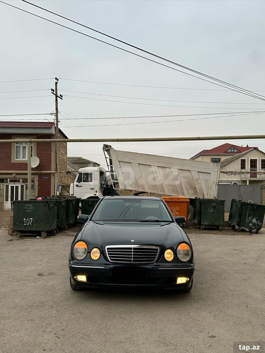 Mercedes E 320, 2000 il