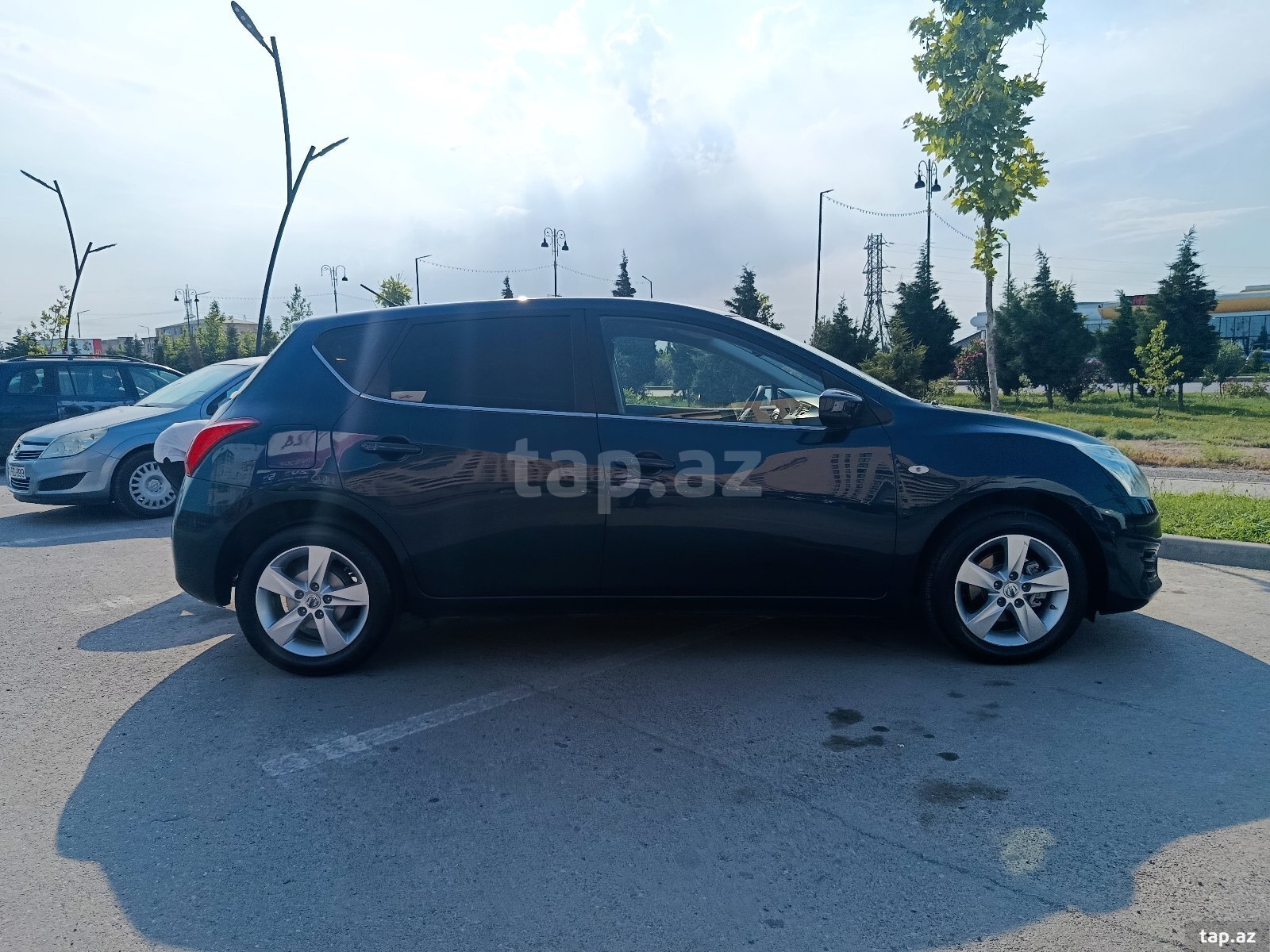 Nissan Tiida, 2013 il (7)