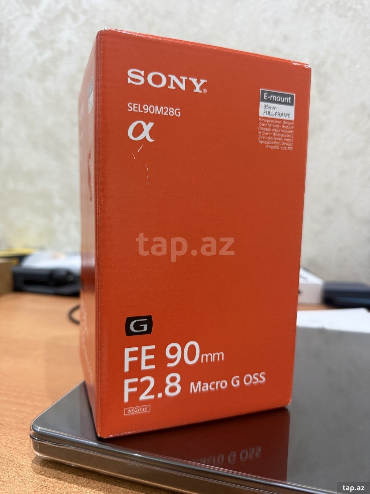 Sony FE 90mm f/2.8 Macro G OSS Lens