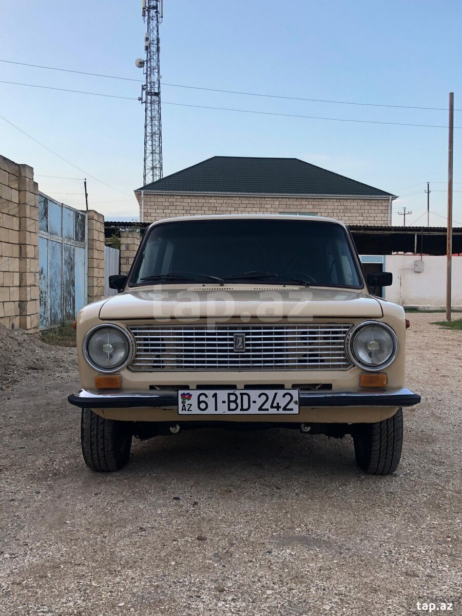 LADA (VAZ) 21011, 1986 il
