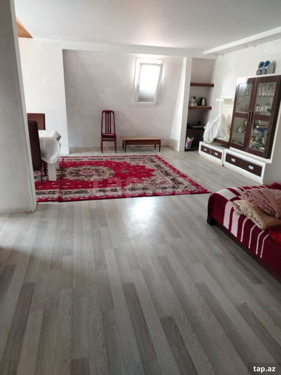 Həyət evi, İnşaatçılar m. (4)