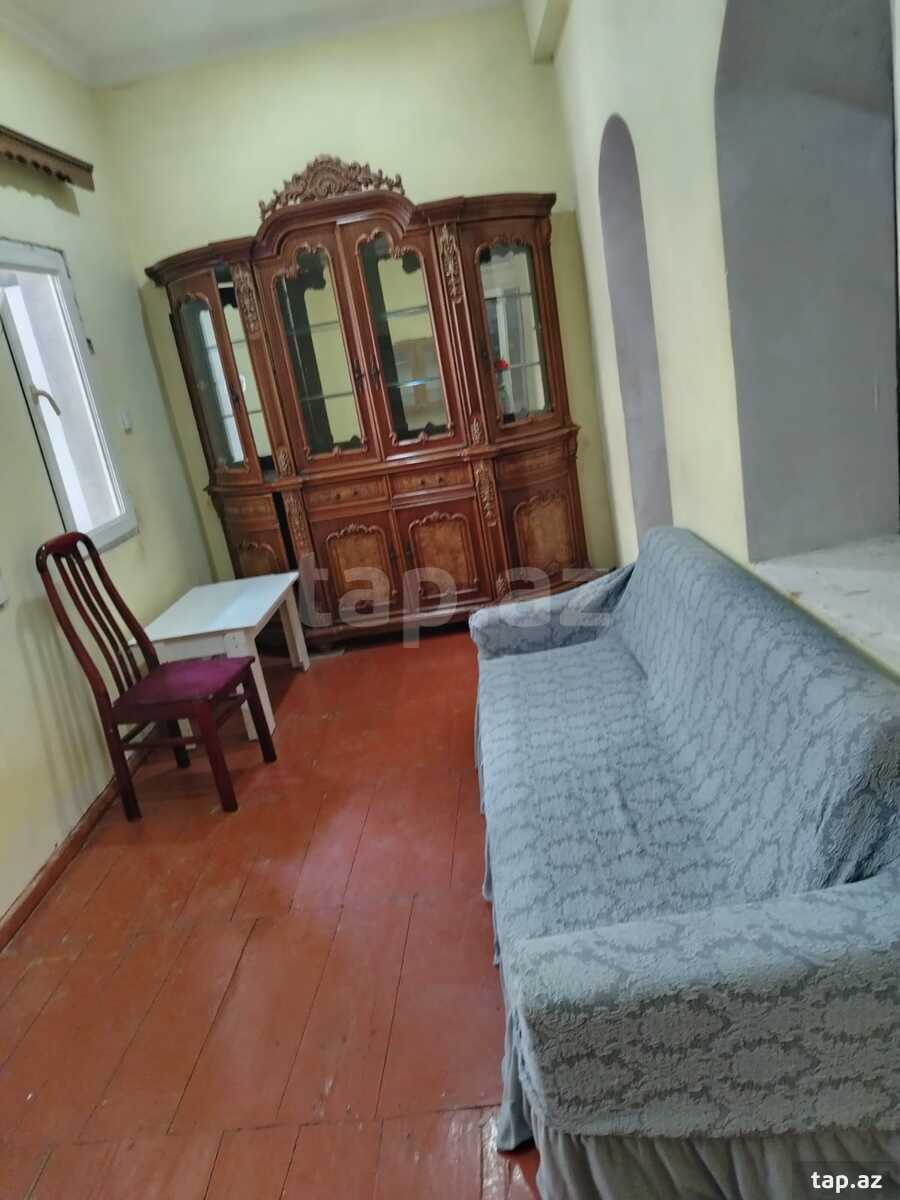 Həyət evi, İnşaatçılar m. (2)
