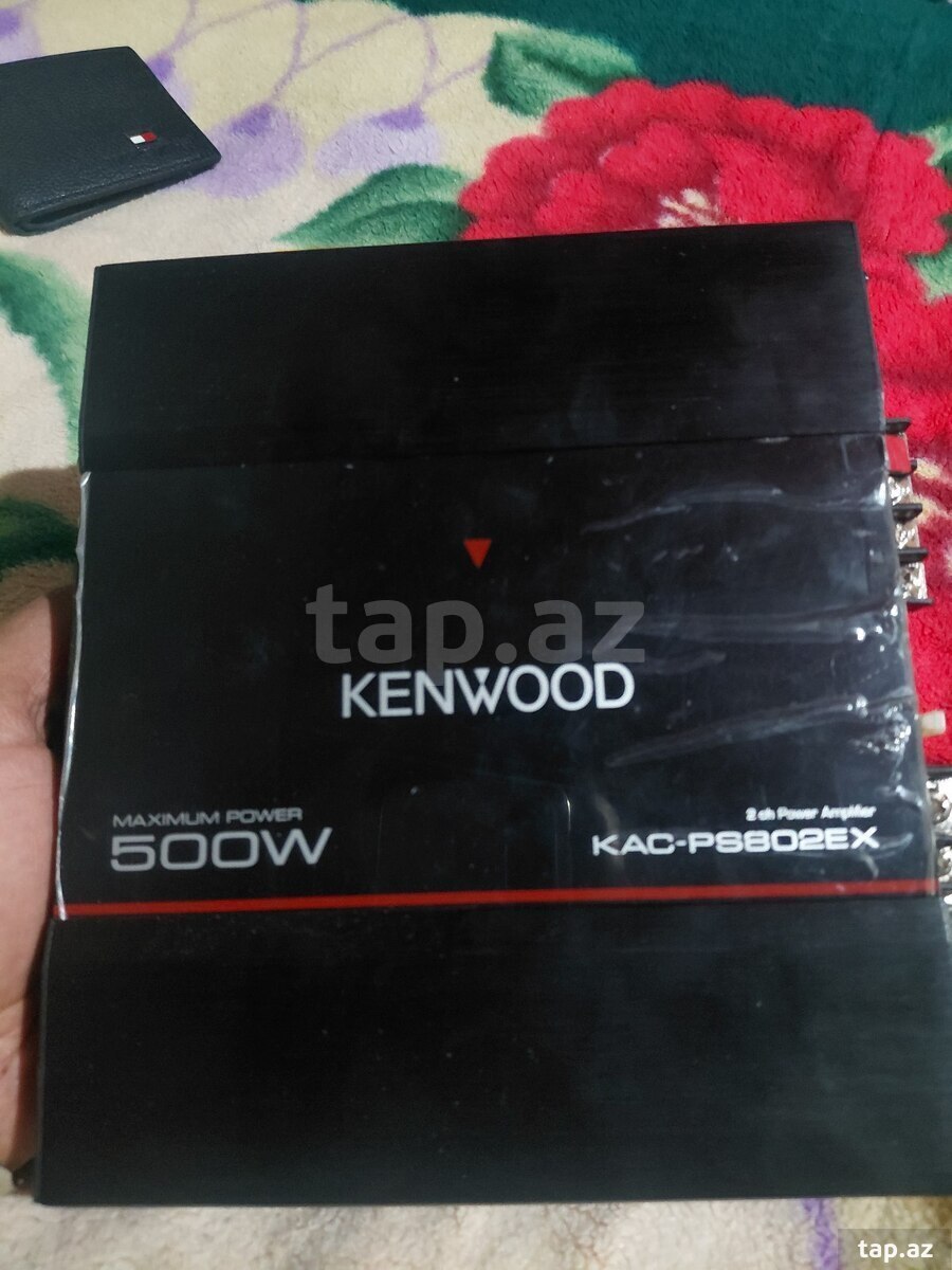 Kenwood səsgücləndiricisi