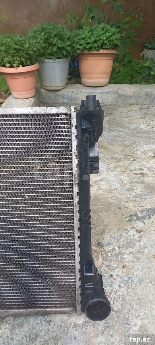 Mercedes kondisioner radiatoru