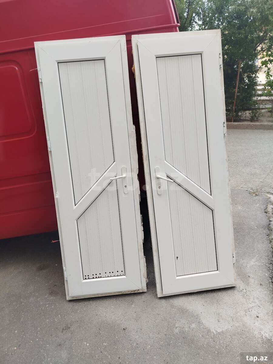 Plastik qapılar