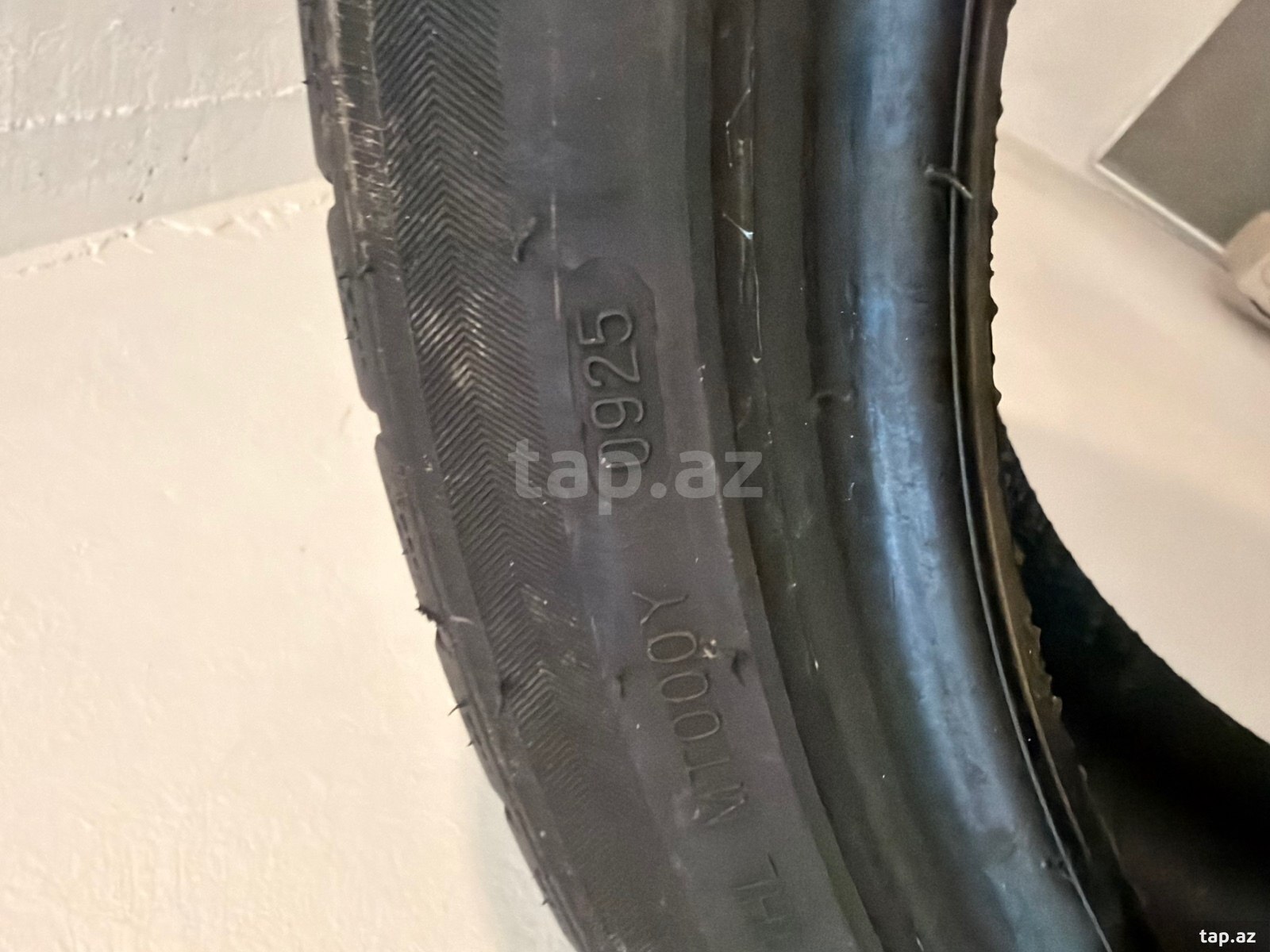 Şinlər 225/45 R18 (4)