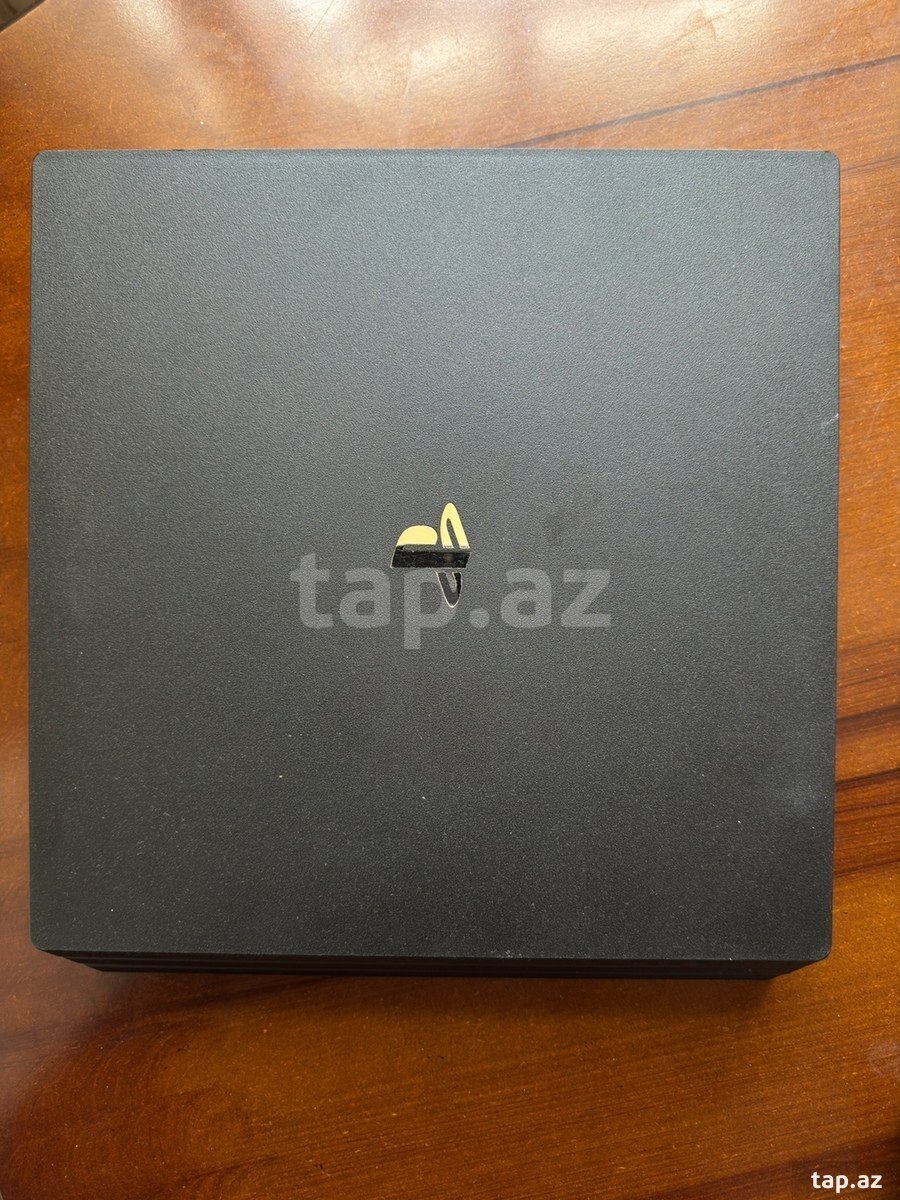 Playstation 4 PRO 1TB (2)