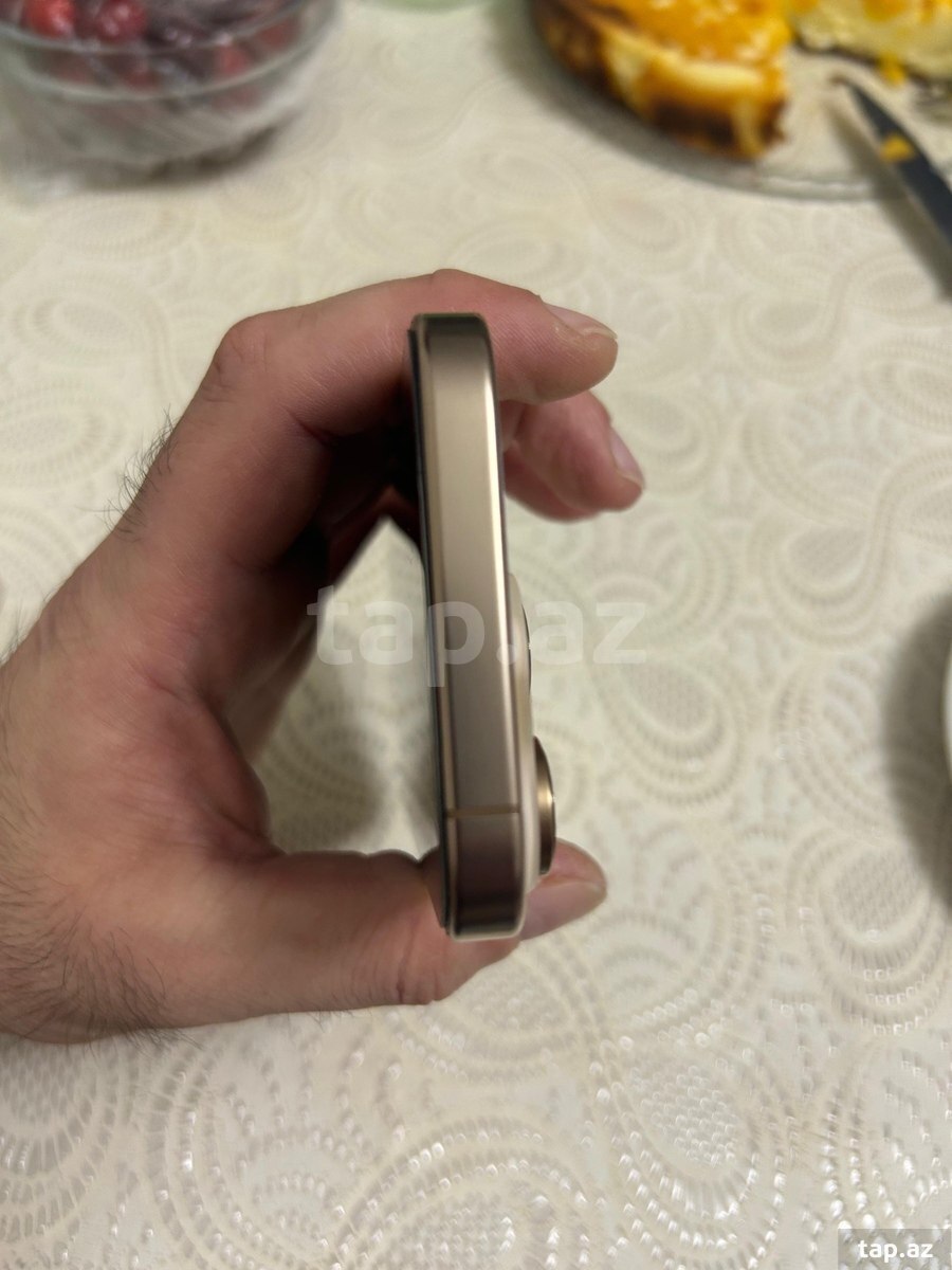 Apple iPhone 16 Pro Desert Titanium 128GB/8GB (5)