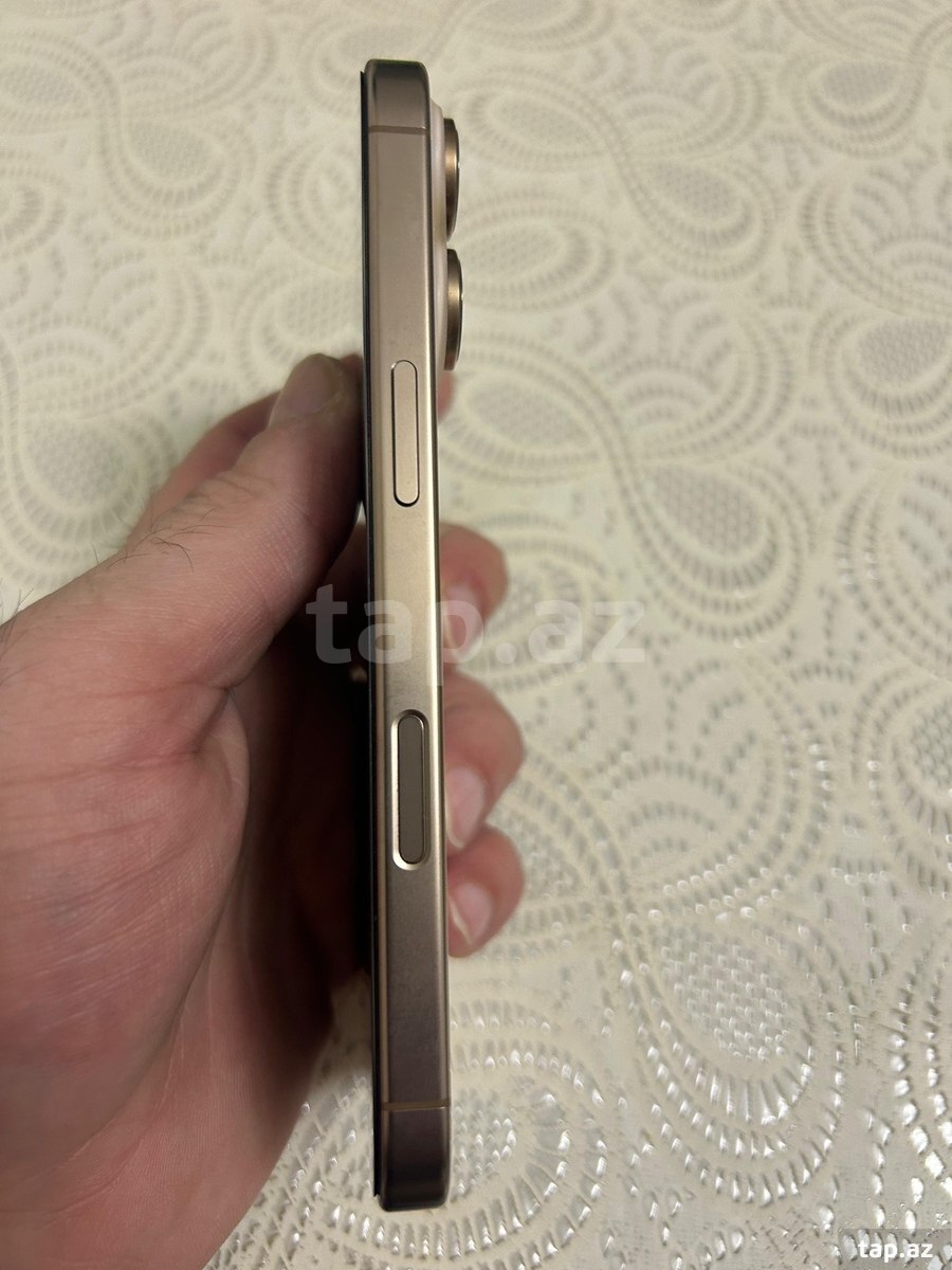 Apple iPhone 16 Pro Desert Titanium 128GB/8GB (3)