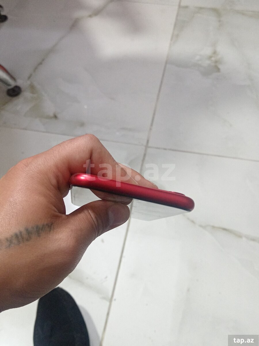 Apple iPhone 11 Red 256GB/4GB (6)