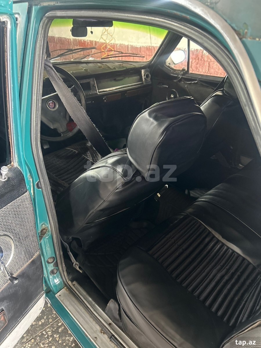 GAZ 24, 1977 il (5)