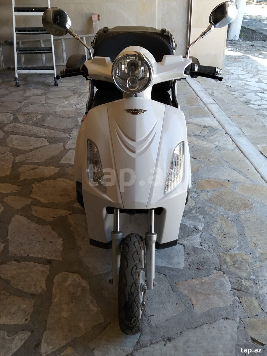 Moped, 2024 il (2)