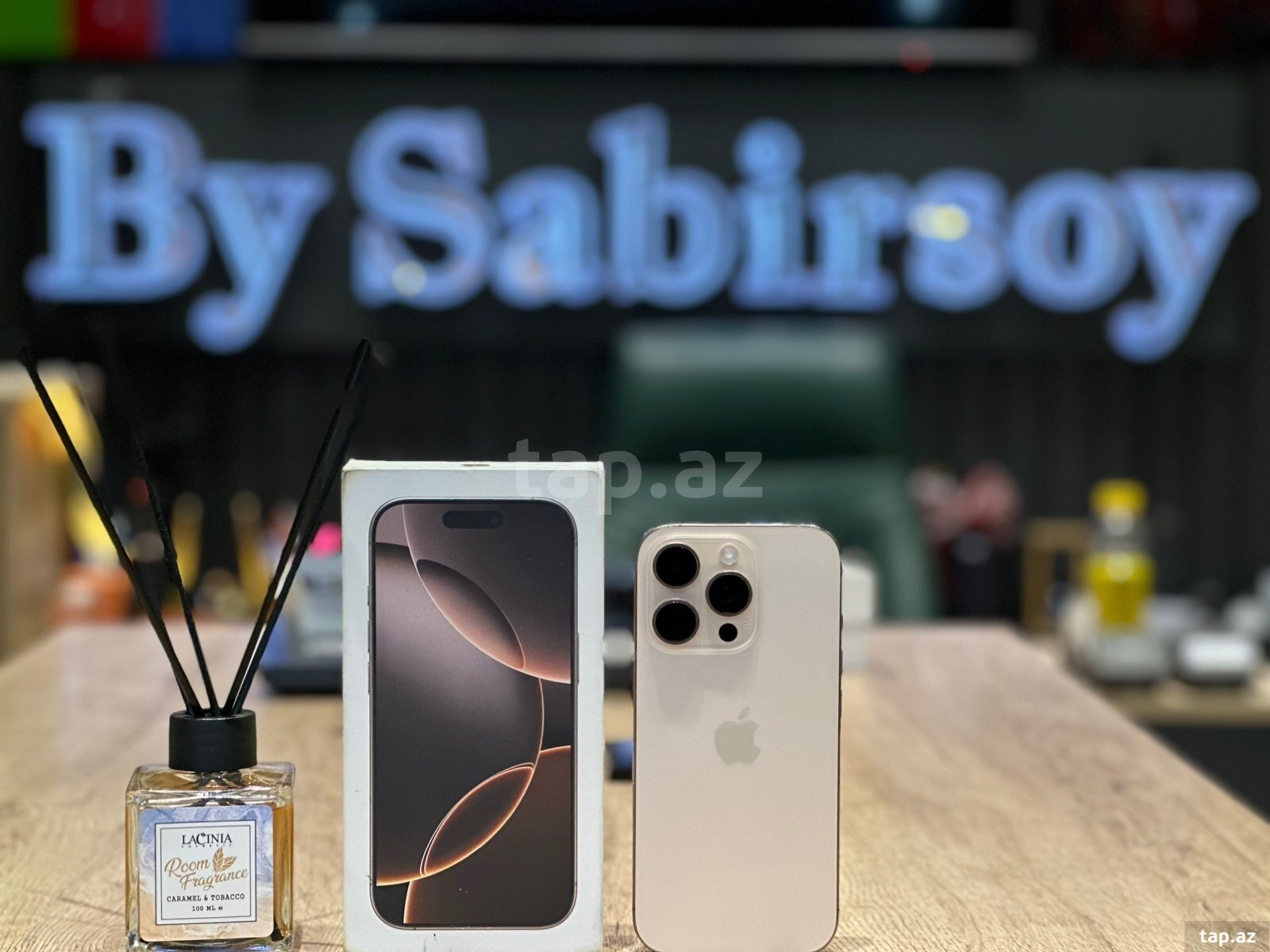 Apple iPhone 16 Pro Desert Titanium 128GB/8GB