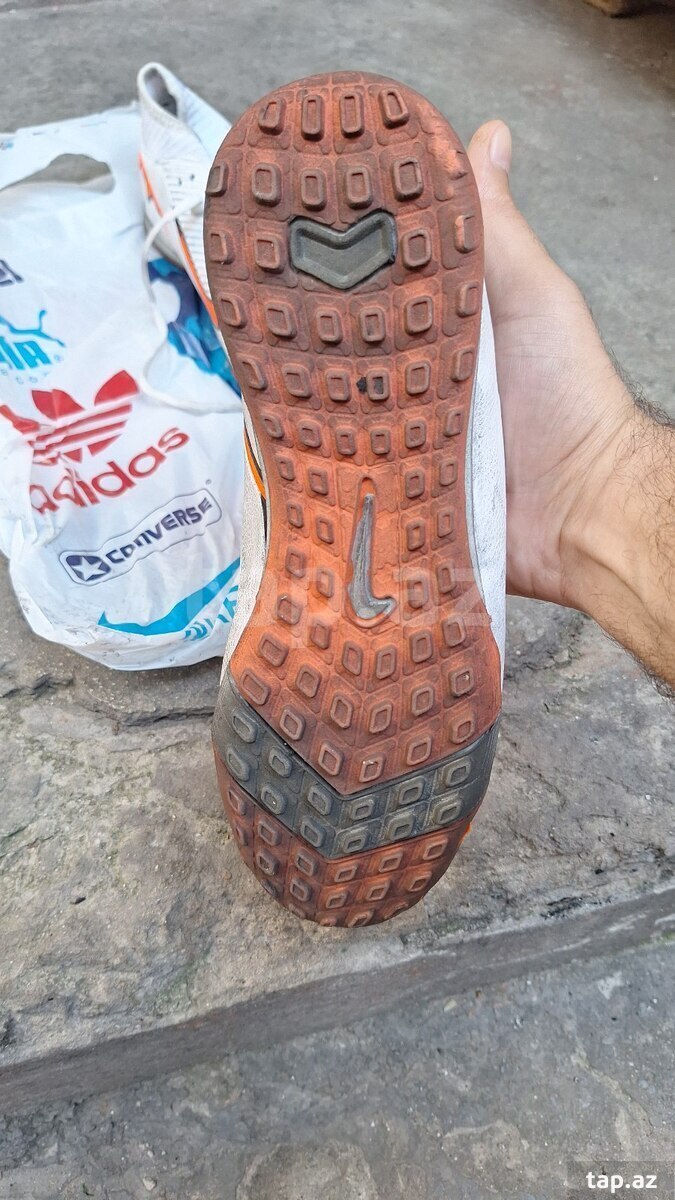 Nike futbol ayaqqabısı  (3)