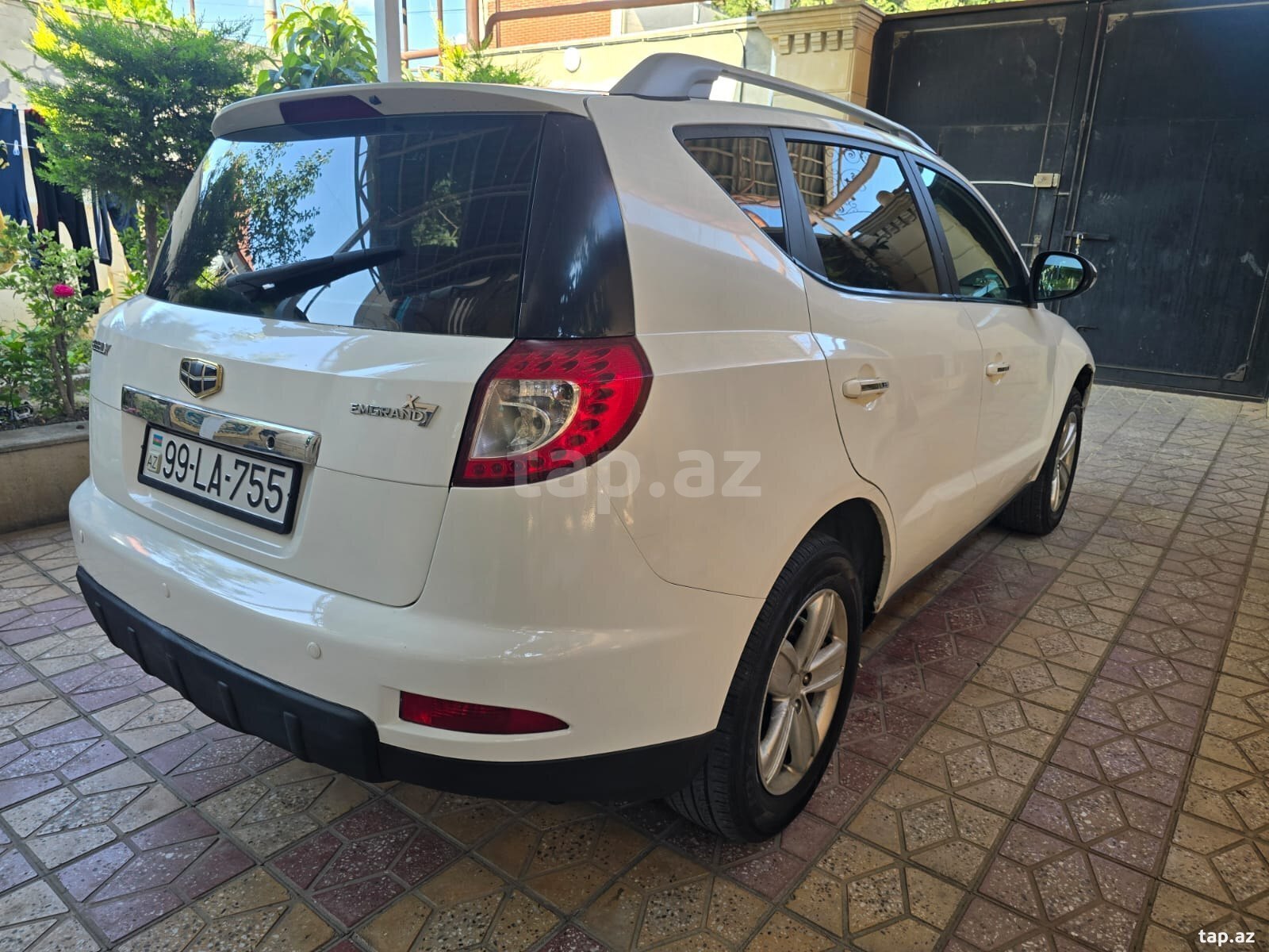Geely Emgrand X7, 2013 il (12)