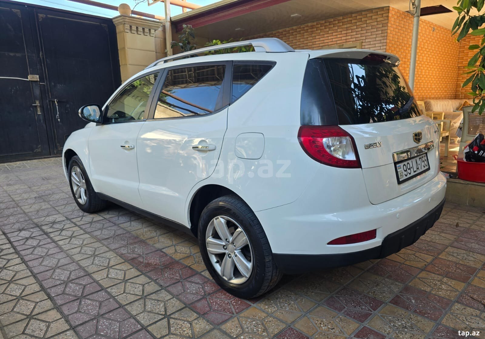 Geely Emgrand X7, 2013 il (11)