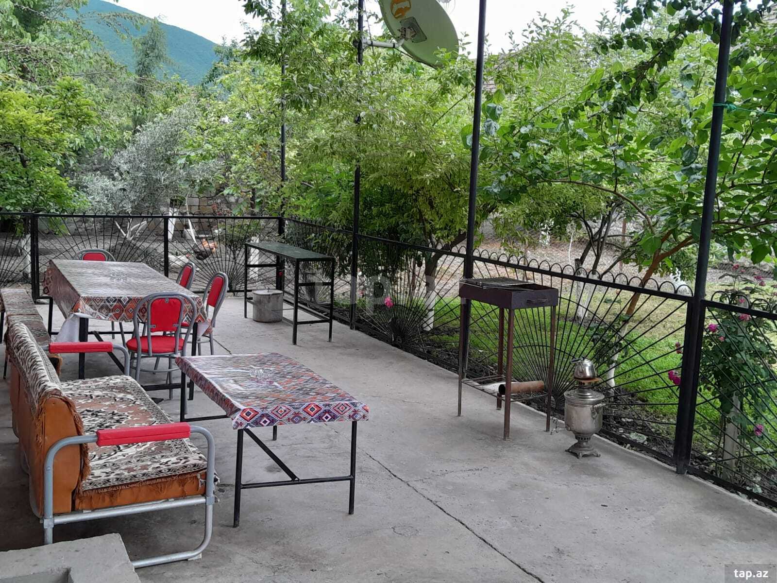 Həyət evi kirayə verilir, Şəki r. (12)