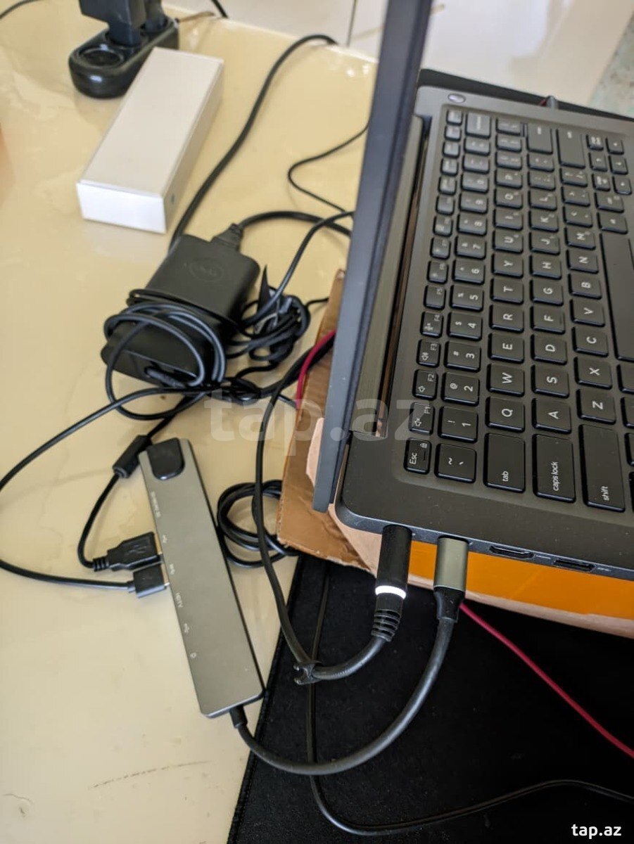 Dell Lattitude 7400 (4)