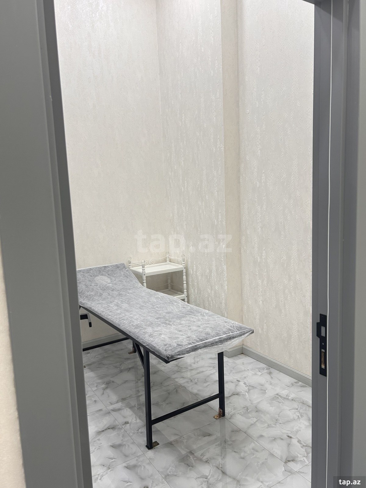 Ofis icarəyə verilir, İnşaatçılar m.
