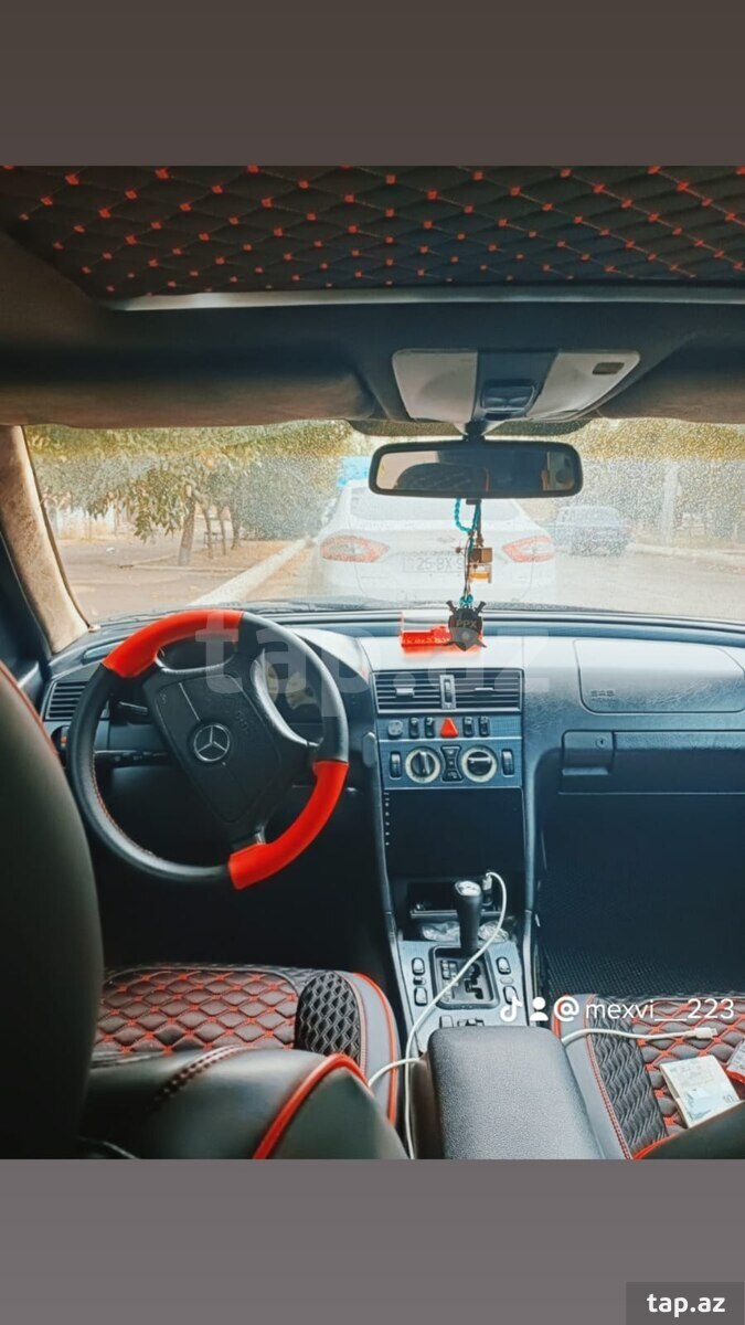 Mercedes E 220, 1999 il (3)