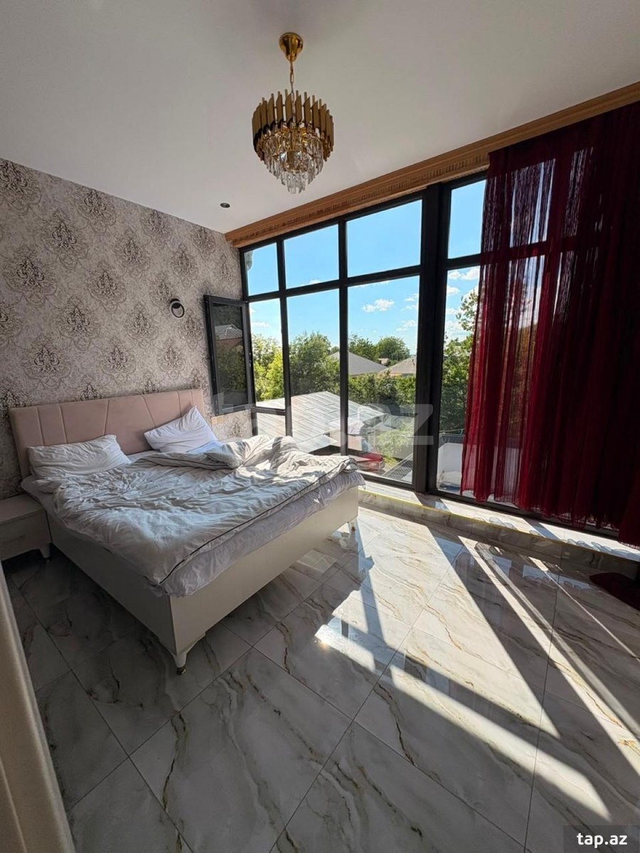 Villa, Qəbələ r.