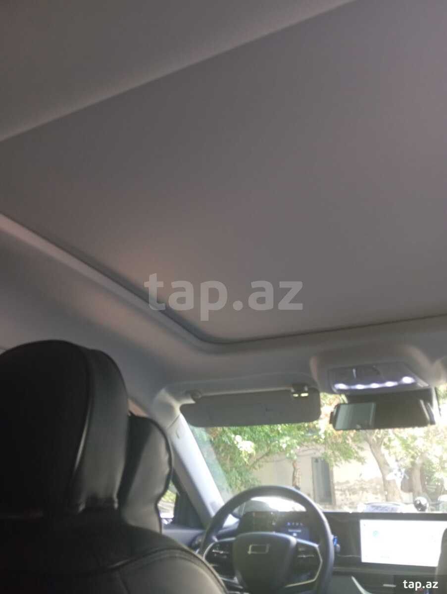Bestune B70, 2024 il (10)