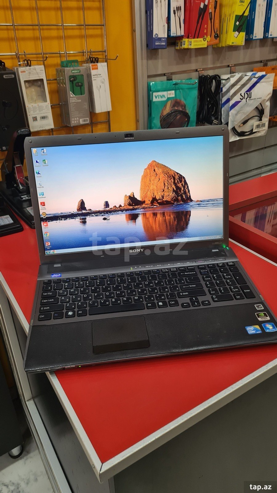 Noutbuk Sony Vaio VPCF1 (3)