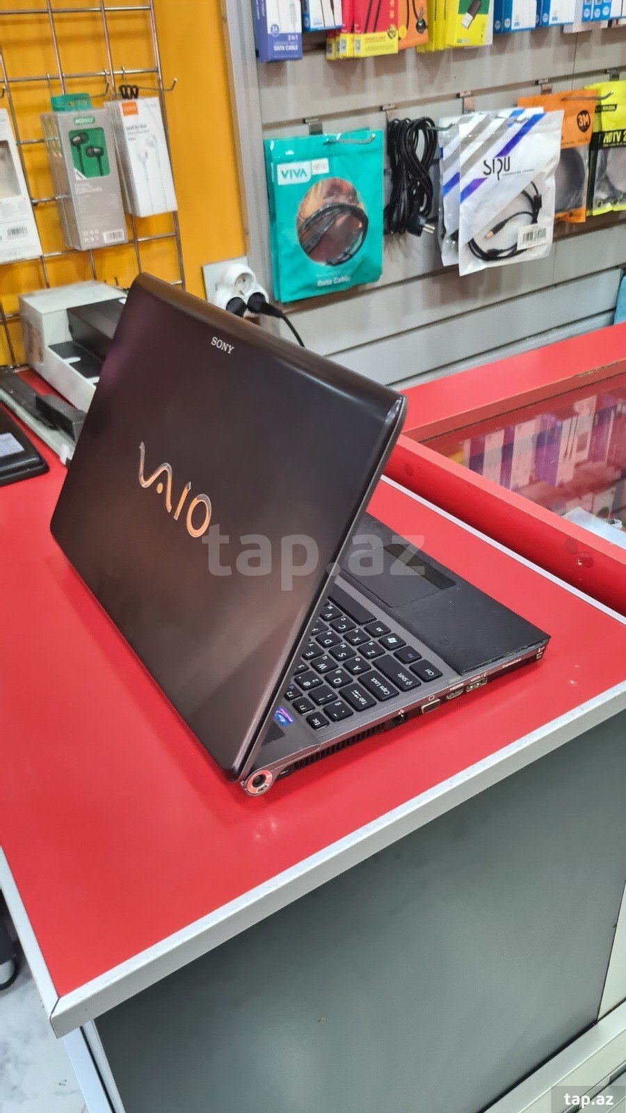 Noutbuk Sony Vaio VPCF1 (12)