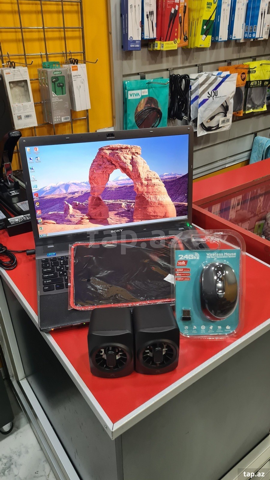 Noutbuk Sony Vaio VPCF1 (13)