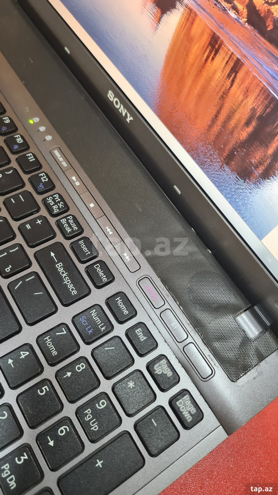 Noutbuk Sony Vaio VPCF1 (9)