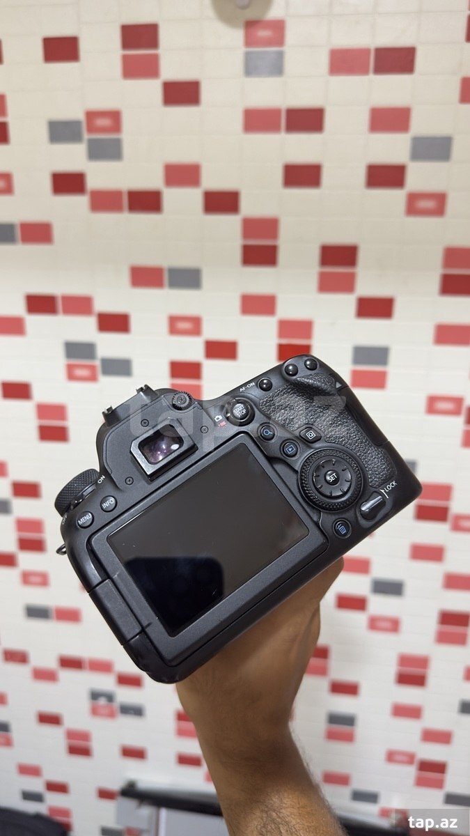 Canon Eos 6D mark II  (5)
