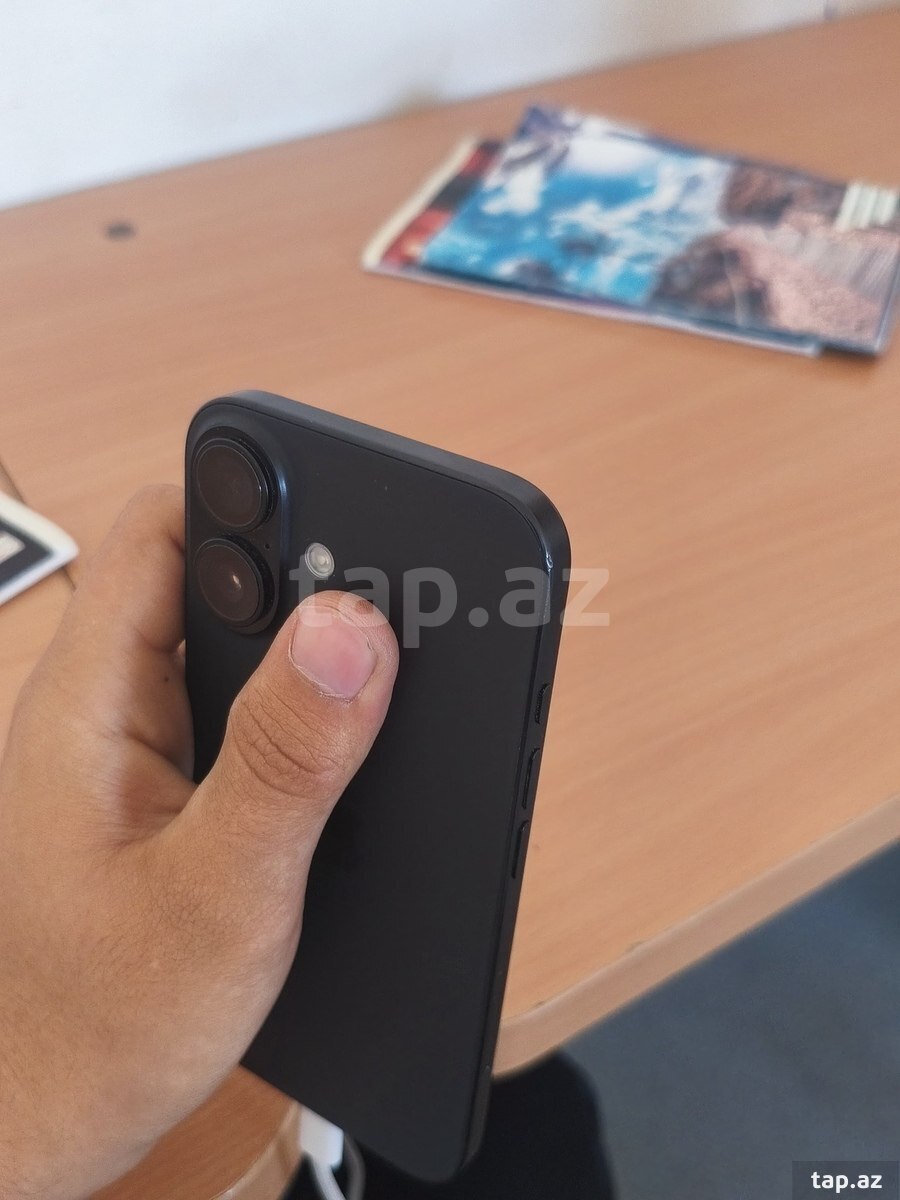 Apple iPhone 16 Black 256GB/8GB (4)