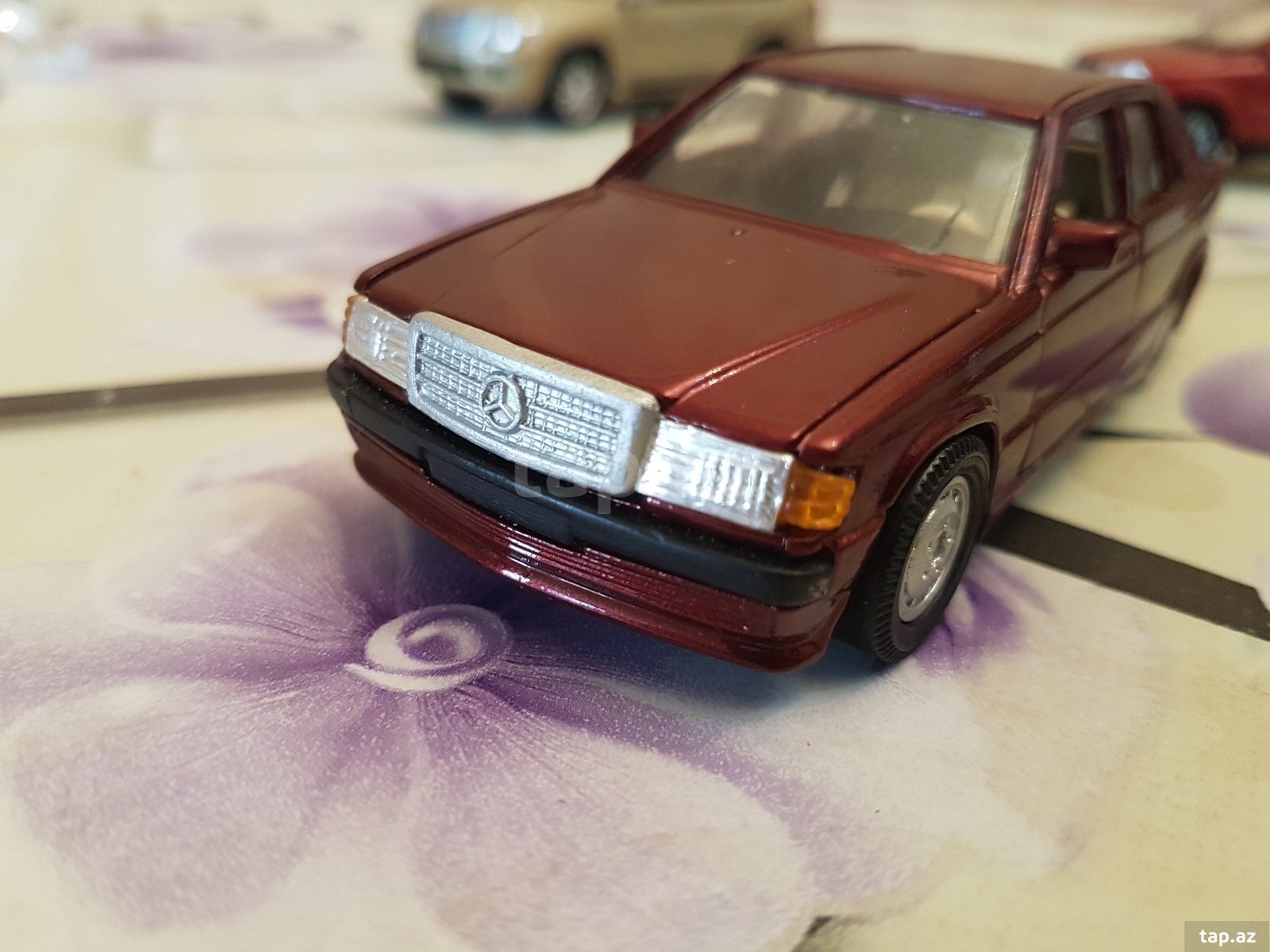 Lexus 570, Volvo 90, Mercedes 190 modeli (5)