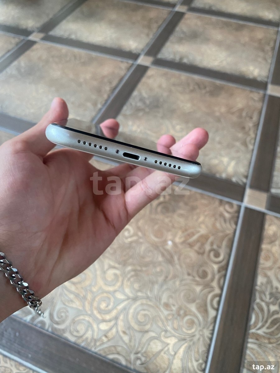 Apple iPhone 11 White 128GB/4GB (6)