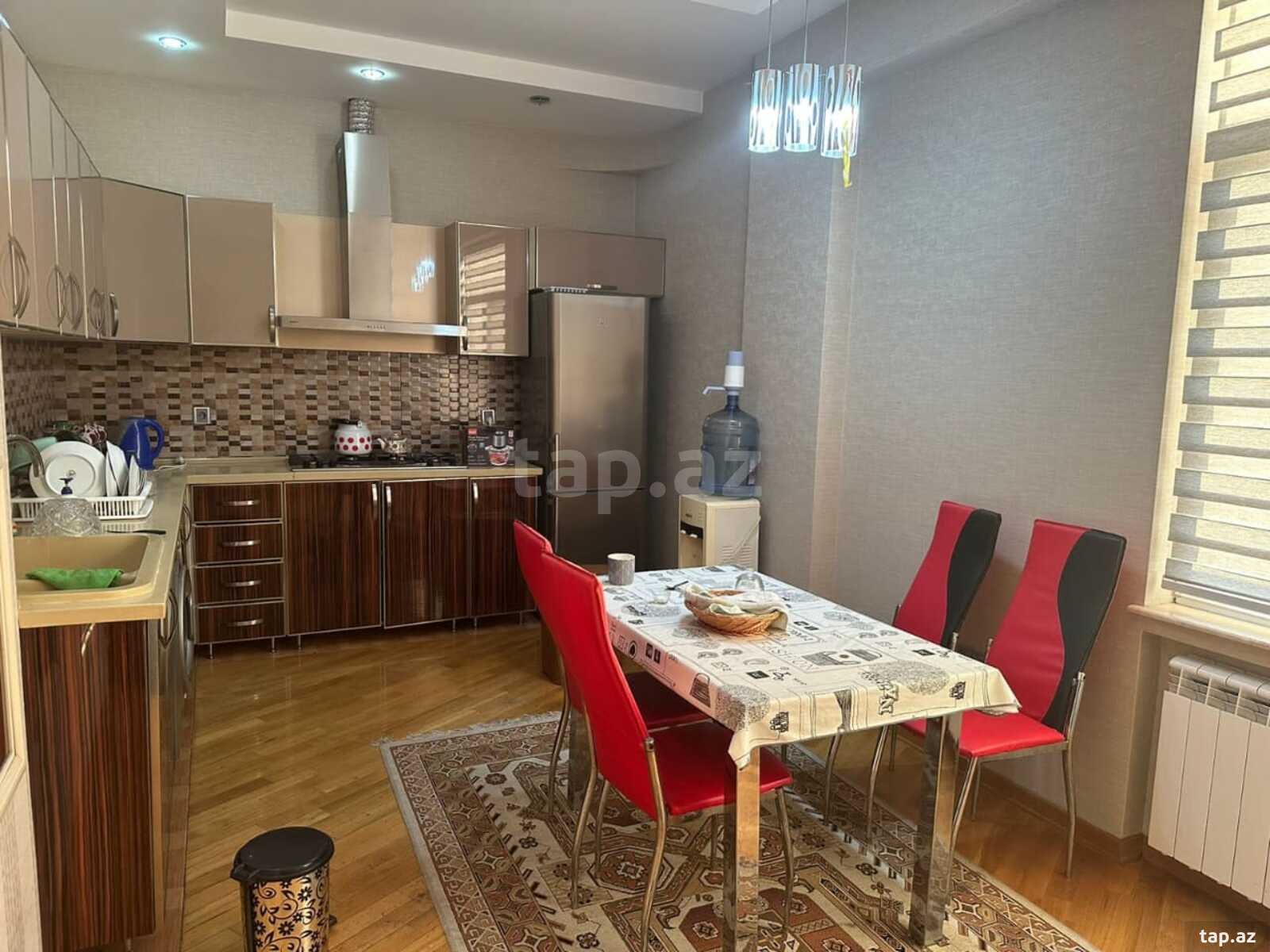 2-otaqlı yeni tikili kirayə verilir, 8-ci mkr., 90 m² (2)