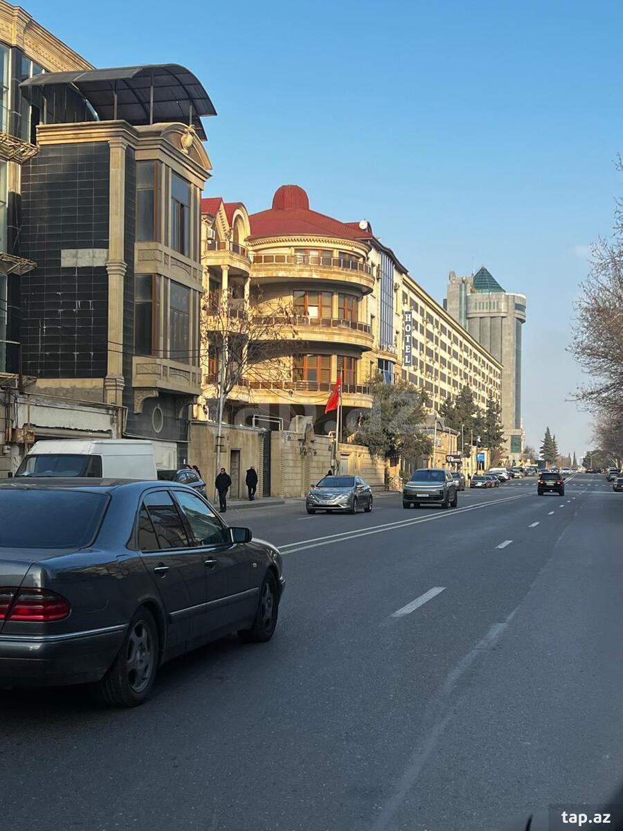 12 sot torpaq sahəsi, Gənclik m.