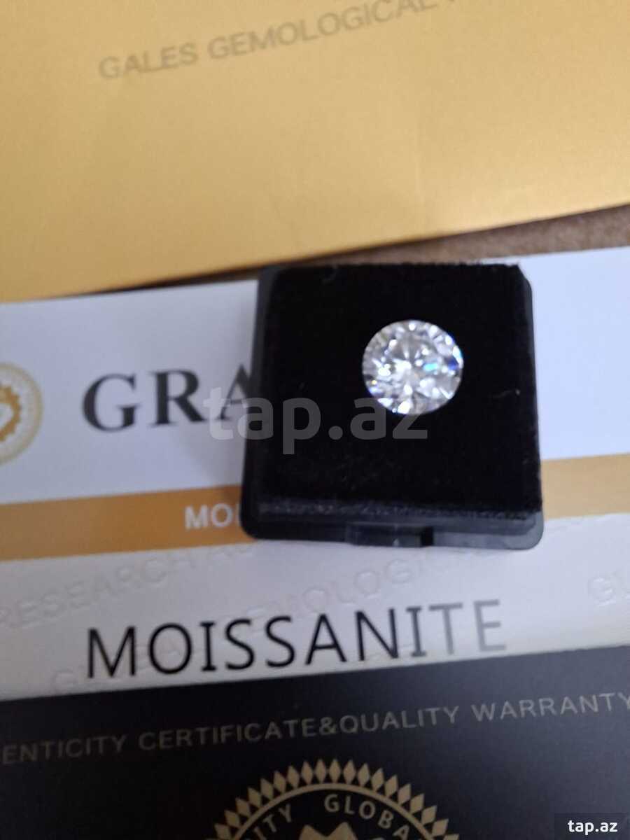 Moissanite color D (5)