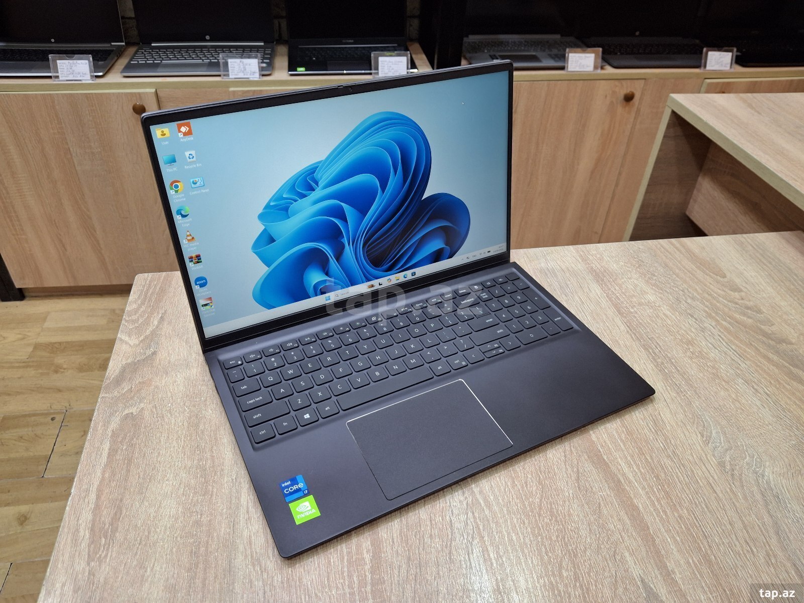 Noutbuk Dell Vostro 15 i7 11370H Mx450 2GB (3)