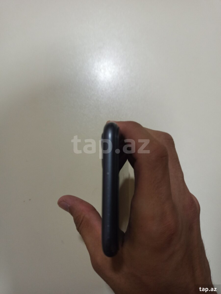 Apple iPhone 11 Black 64GB/4GB (6)