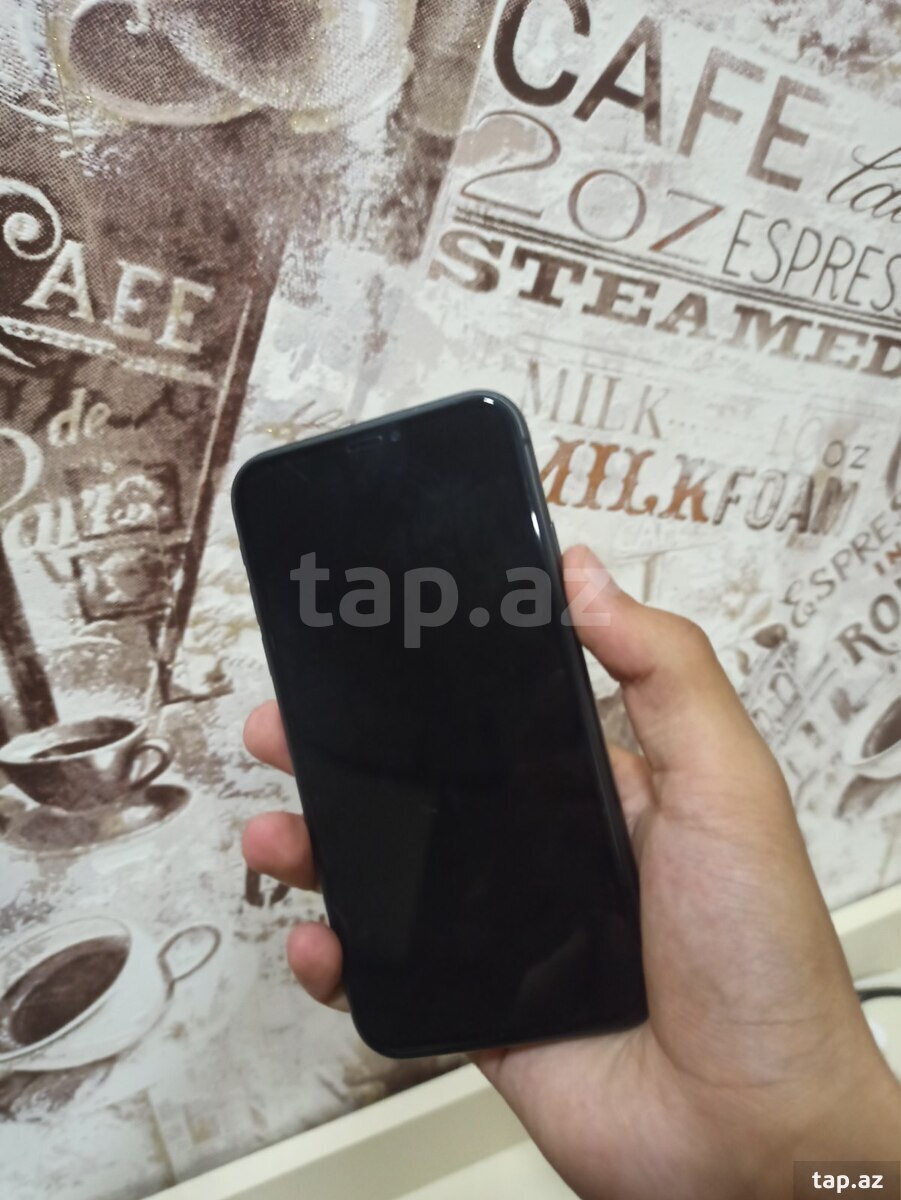 Apple iPhone 11 Black 64GB/4GB (2)